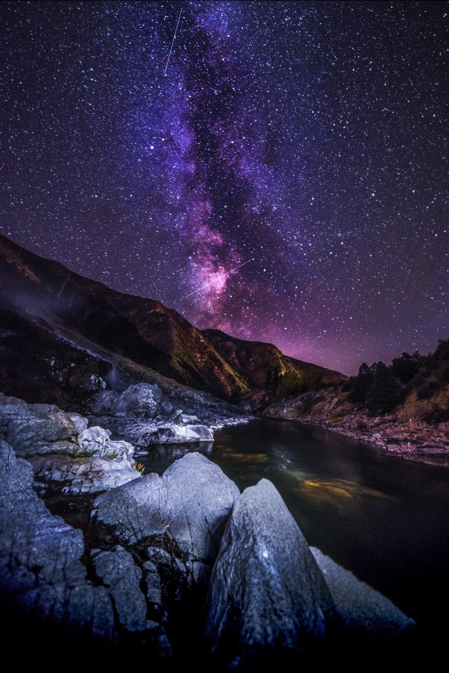 紫色唯美星空高清图片